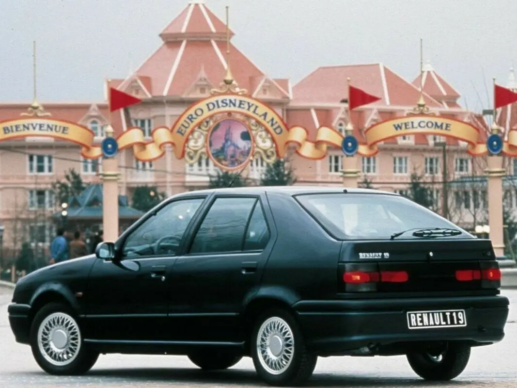 Renault 19 II Хэтчбек 5 дв. — 照片 6