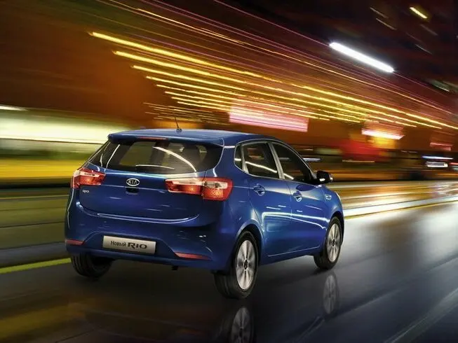 Kia Rio III Хэтчбек 5 дв. — фото 4