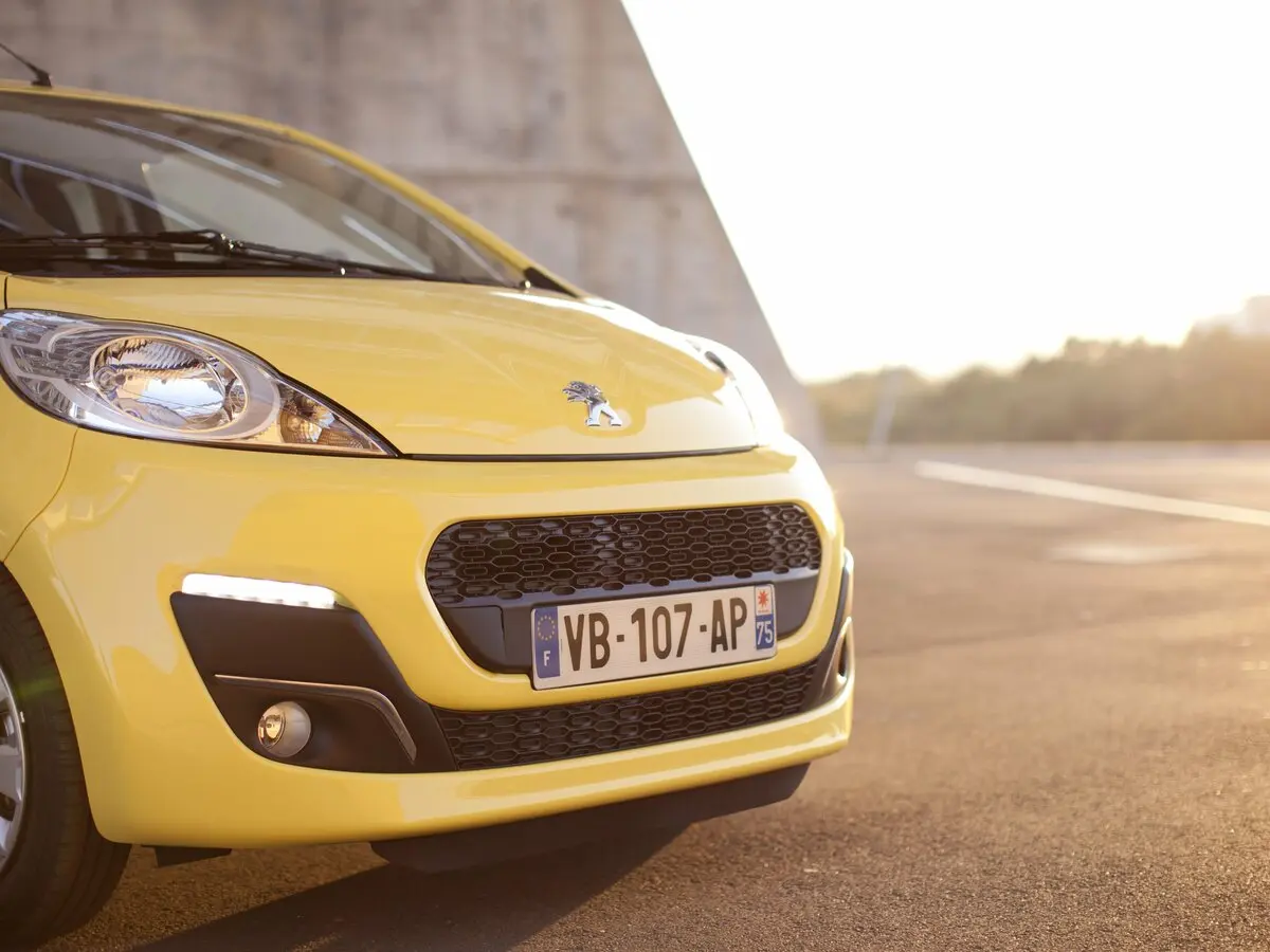 Peugeot 107 I Рестайлинг 2 Хэтчбек 3 дв. — сүрөт 8