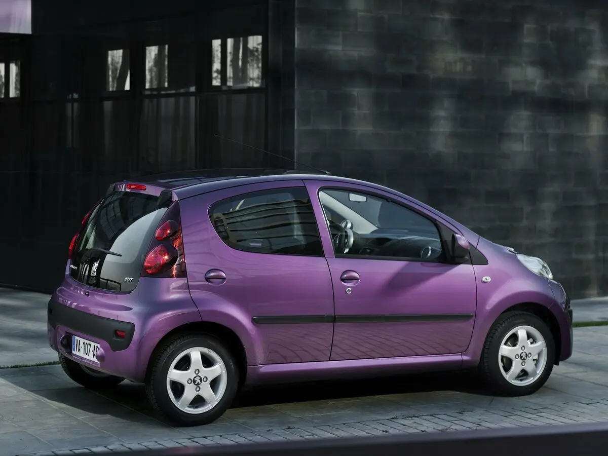 Peugeot 107 I Рестайлинг 2 Хэтчбек 5 дв. — сүрөт 2