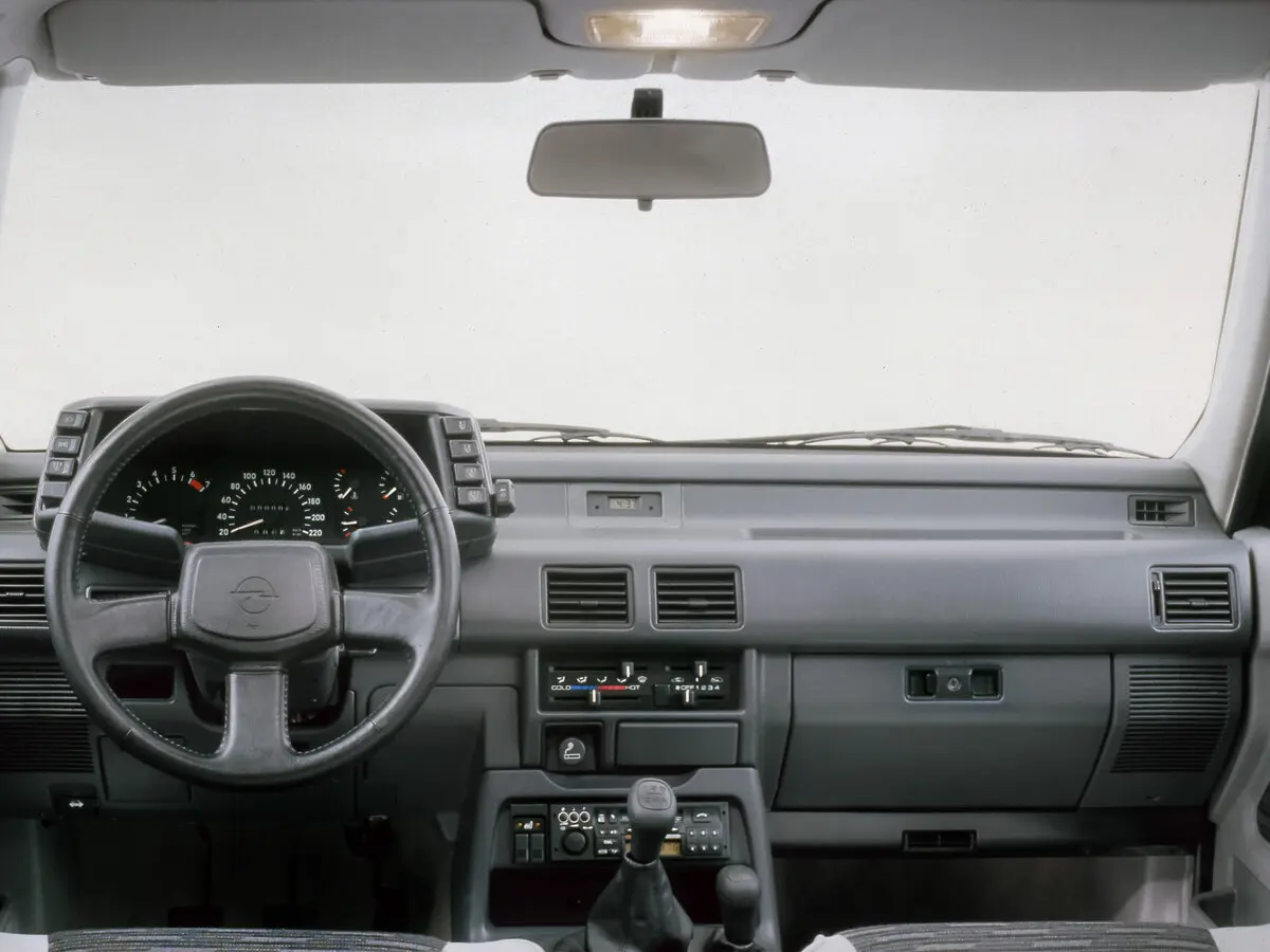 Opel Frontera A Внедорожник 5 дв. — фото 4