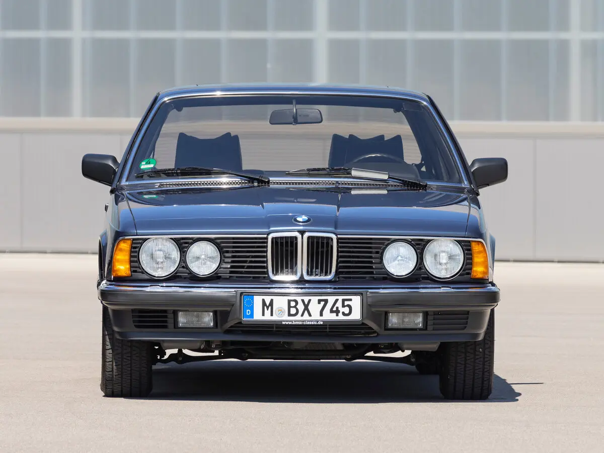 BMW 7 серии I (E23) Рестайлинг Седан — сүрөт 3