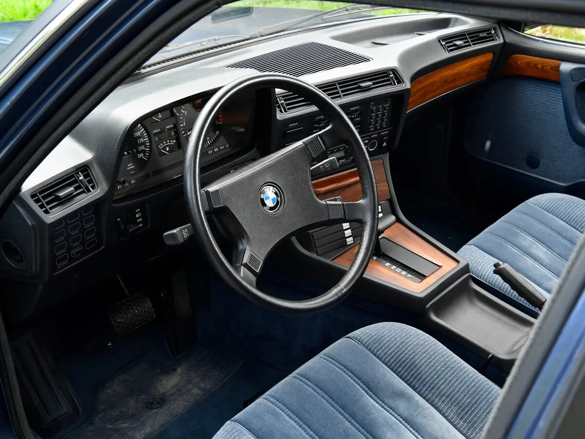 BMW 7 серии I (E23) Рестайлинг Седан — сүрөт 8