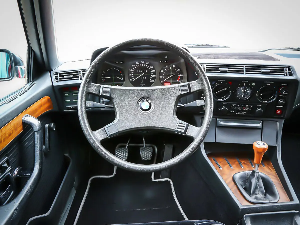 BMW 7 серии I (E23) Рестайлинг Седан — сүрөт 9