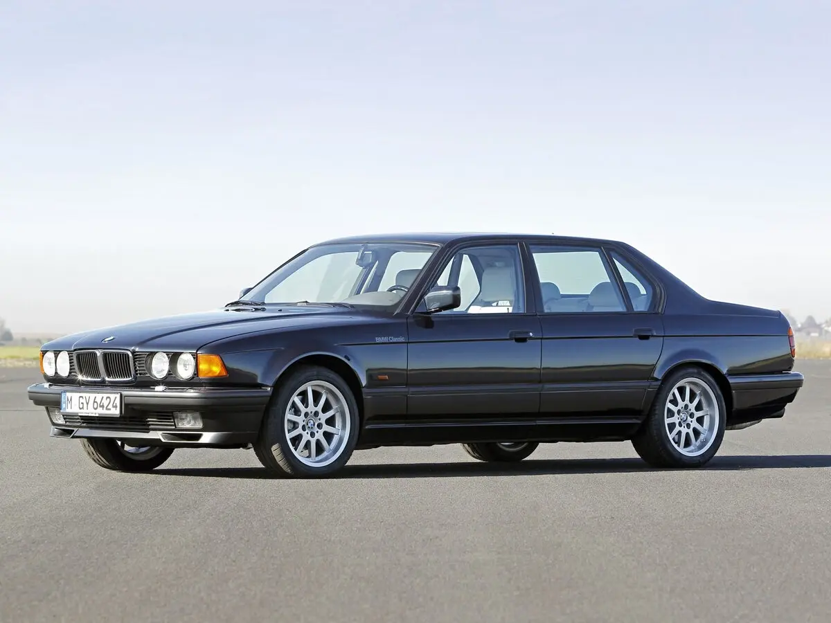 BMW 7 серии II (E32)
