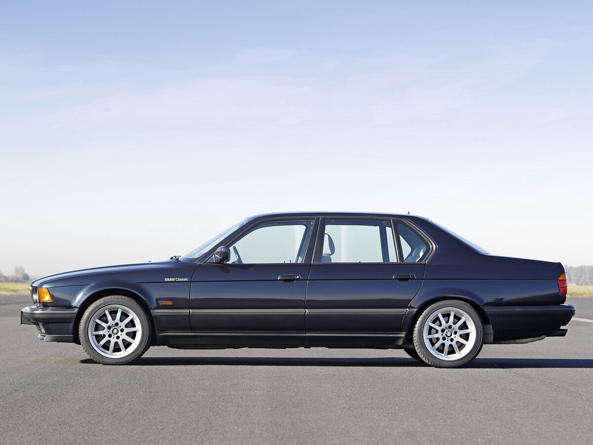 BMW 7 серии II (E32) Седан — фото 3