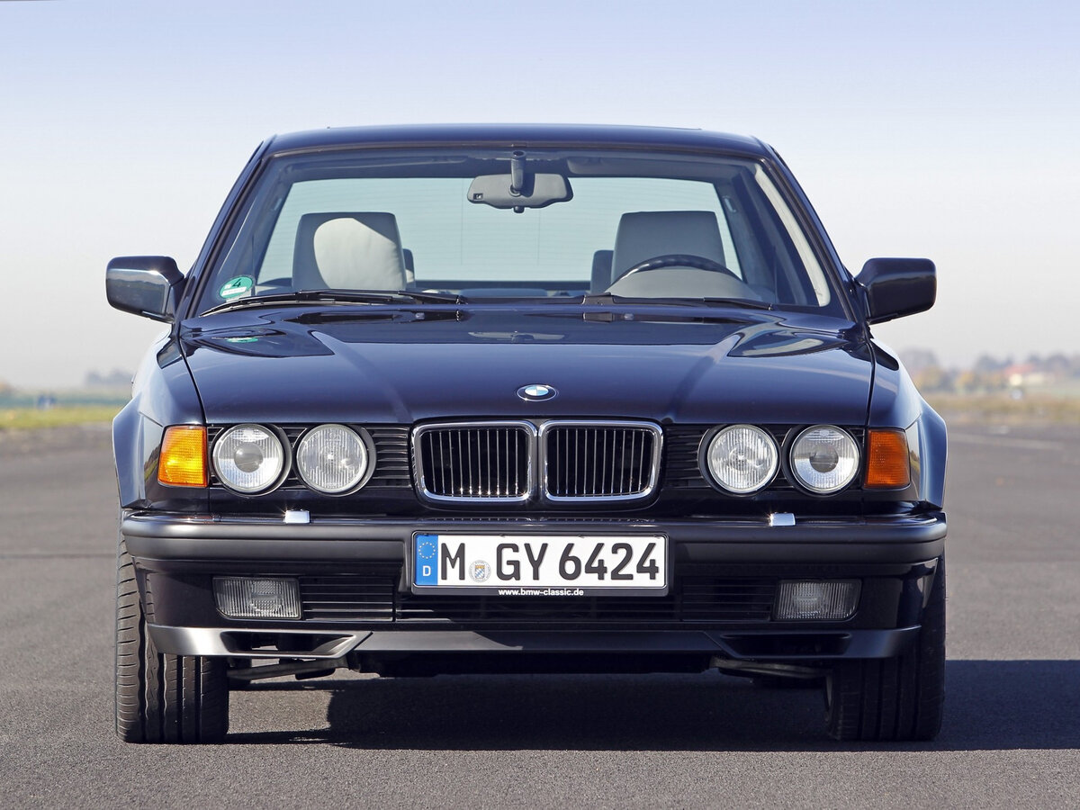 BMW 7 серии II (E32) Седан — фото 4