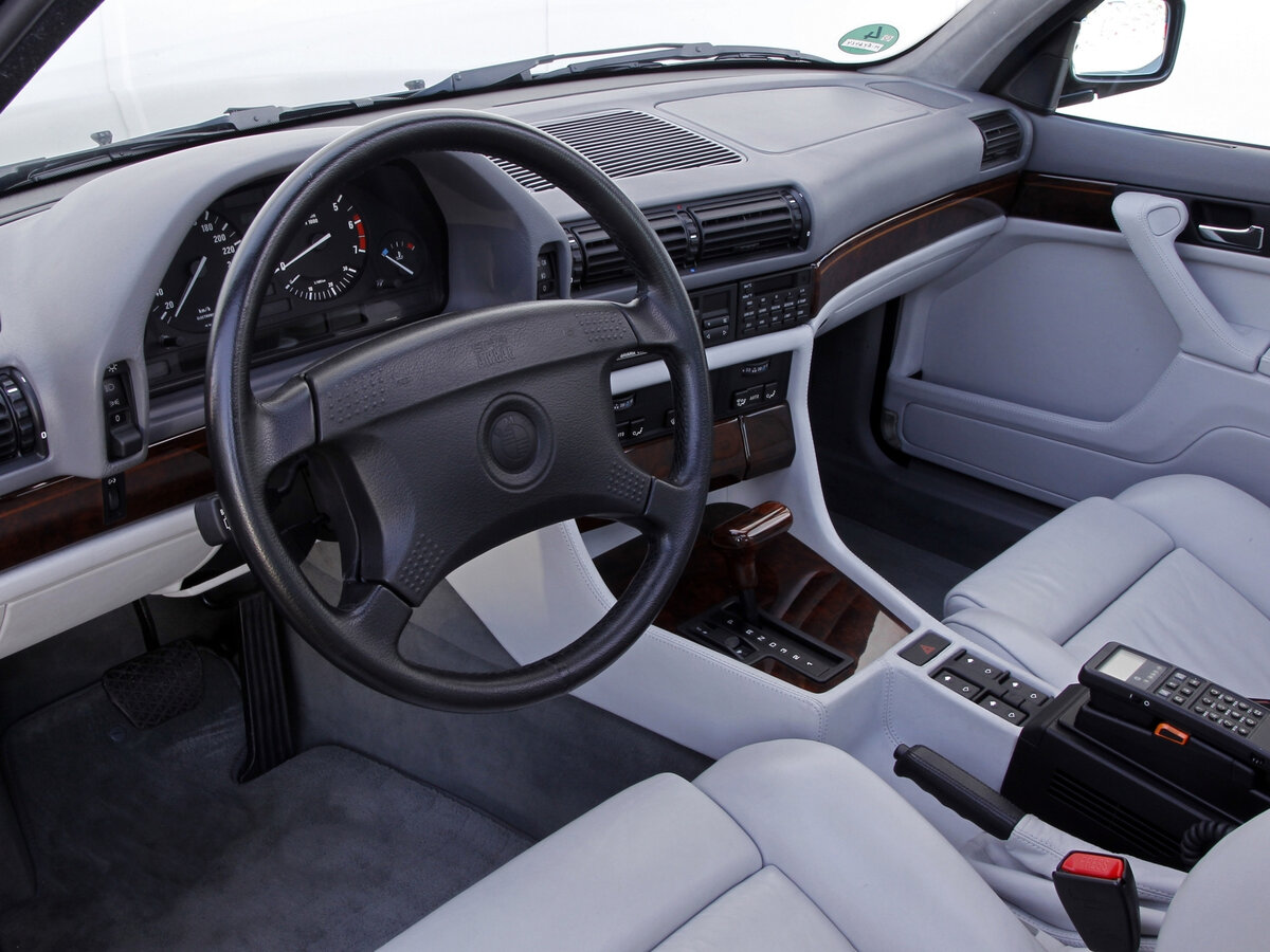 BMW 7 серии II (E32) Седан