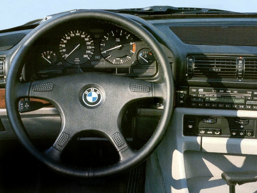 BMW 7 серии II (E32) Седан