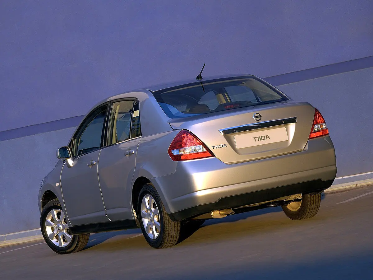 Nissan Tiida I Седан — сүрөт 3