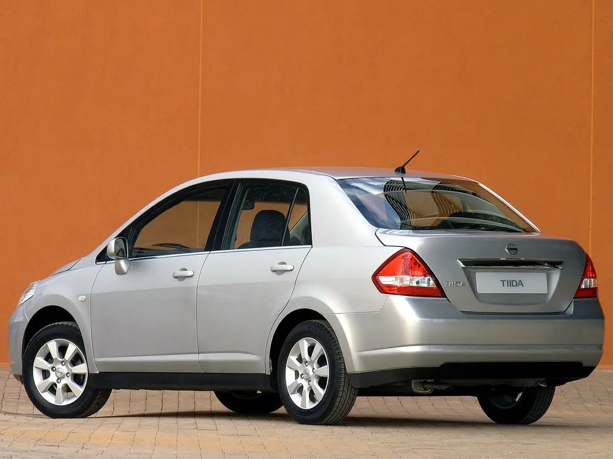 Nissan Tiida I Седан — сүрөт 4