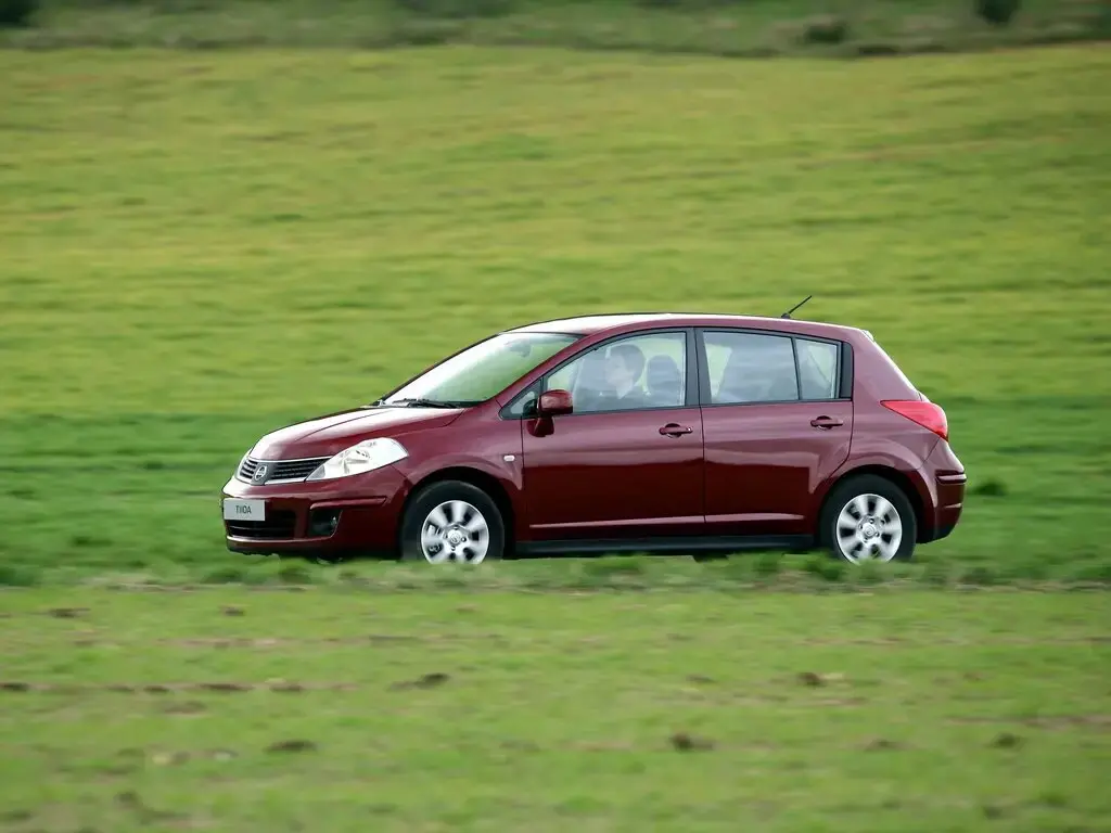 Nissan Tiida I Хэтчбек 5 дв. — сүрөт 2