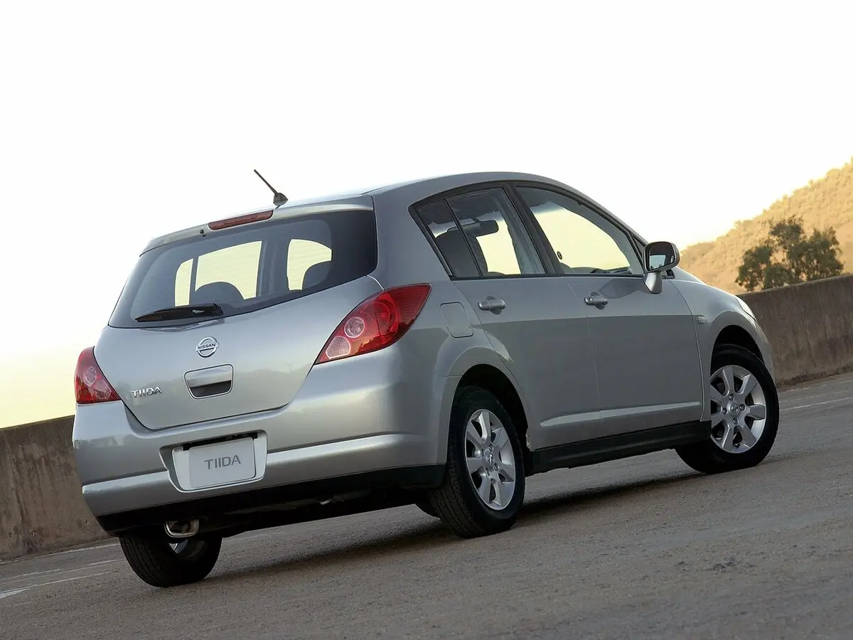 Nissan Tiida I Хэтчбек 5 дв. — сүрөт 5