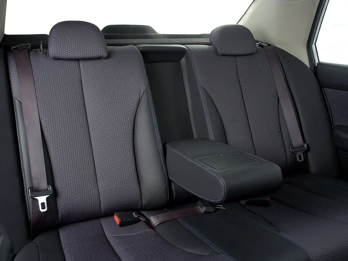Nissan Tiida I Хэтчбек 5 дв. — сүрөт 8