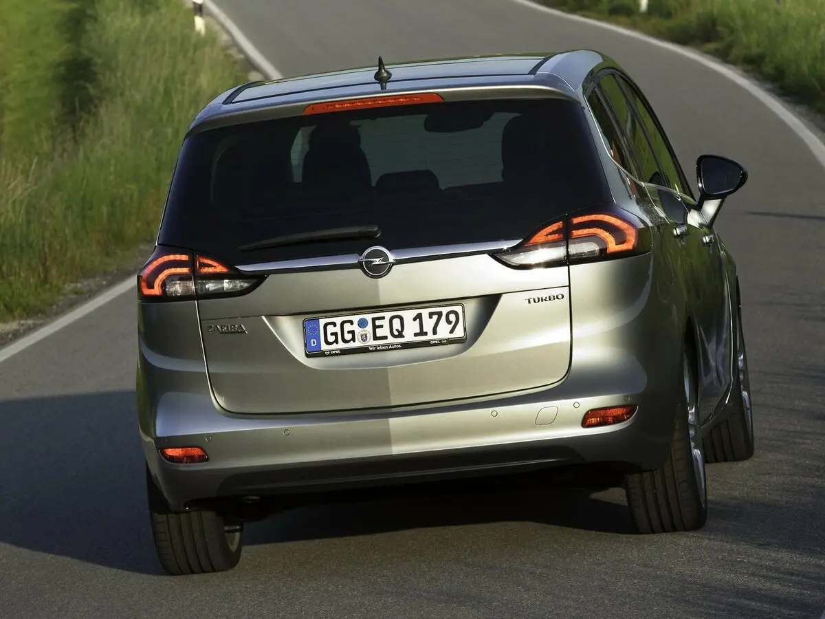 Opel Zafira C Компактвэн — фото 4