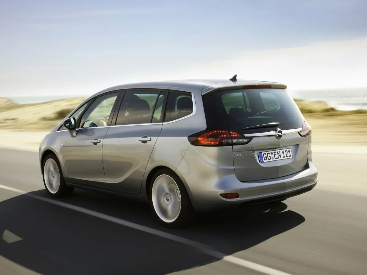 Opel Zafira C Компактвэн — фото 5