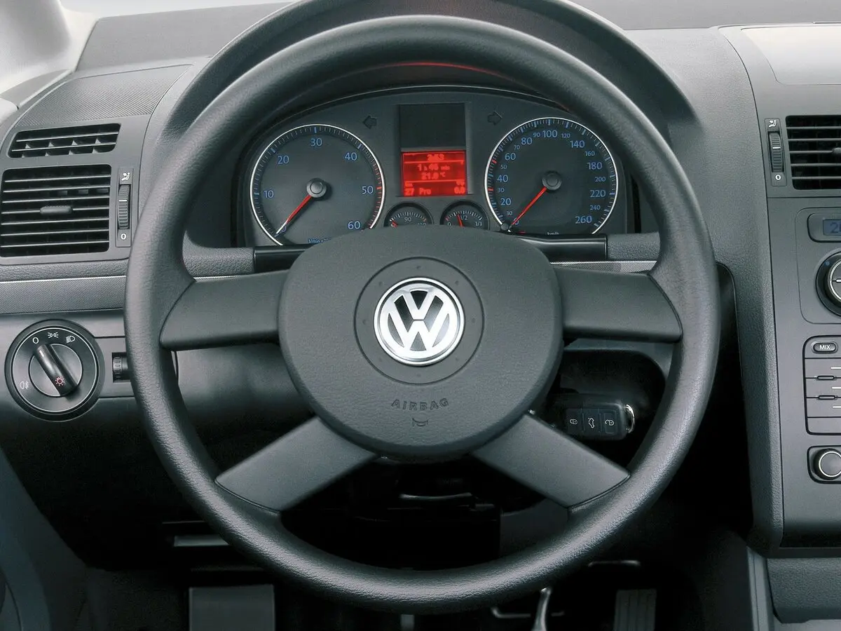 Volkswagen Touran I Компактвэн — сүрөт 8