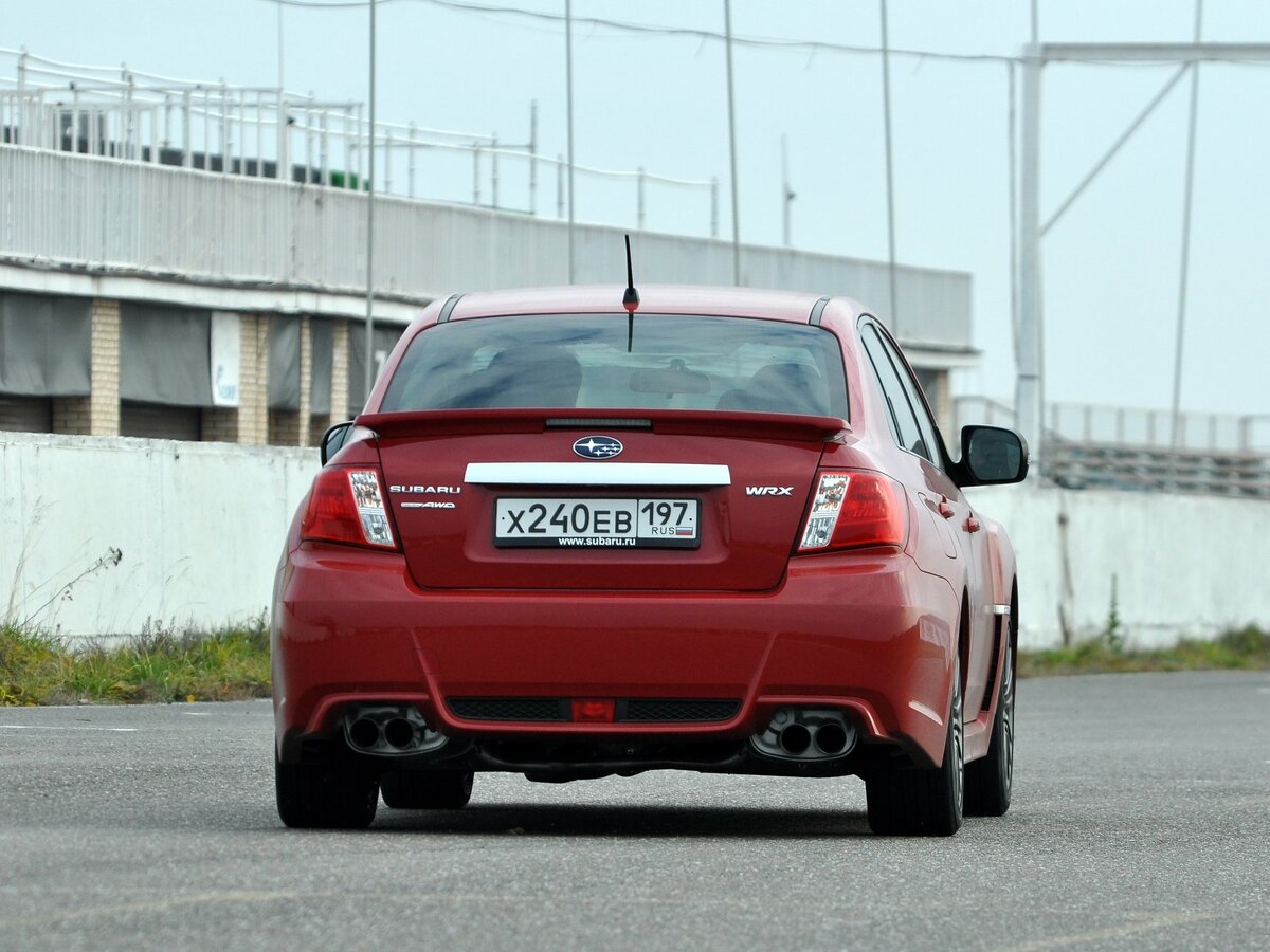 Subaru Impreza WRX III Рестайлинг Седан — фото 4