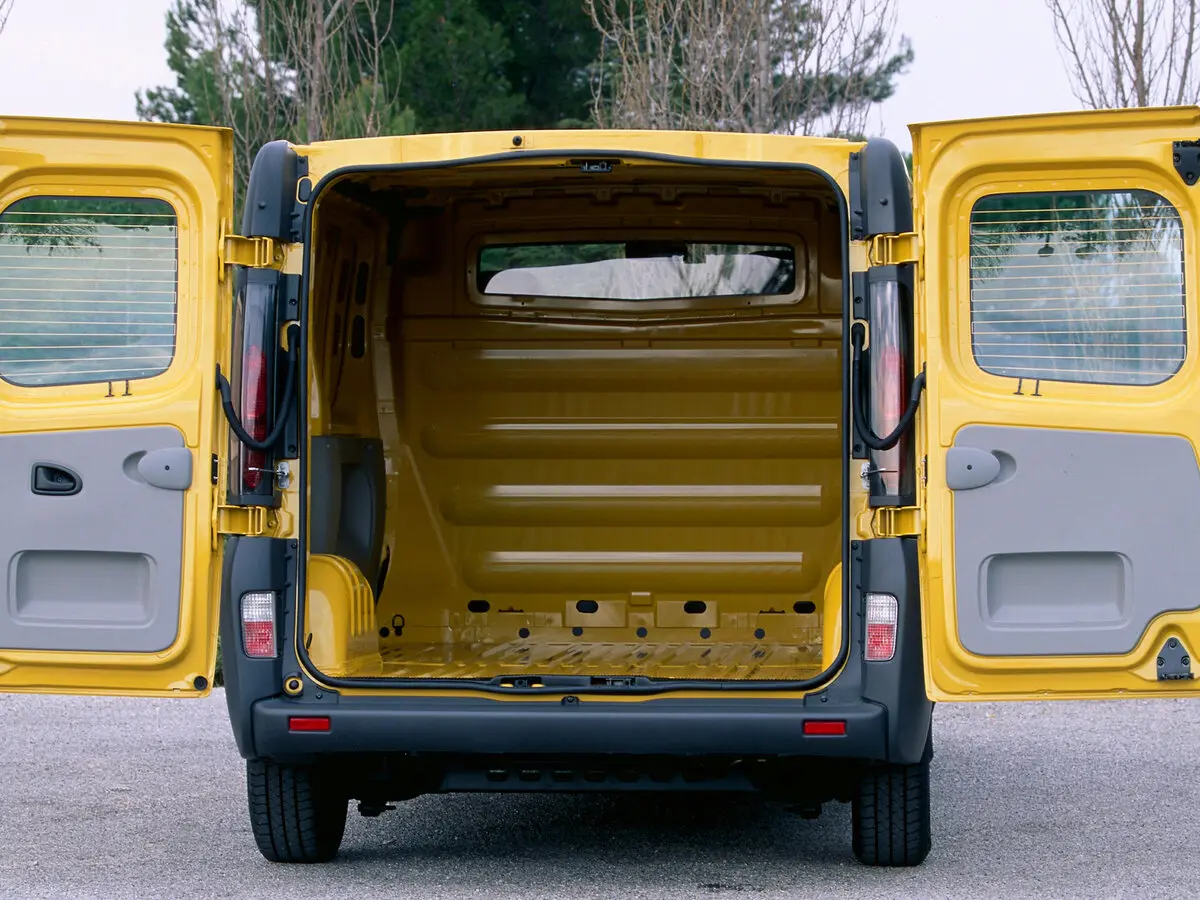 Renault Trafic II Фургон — сүрөт 4