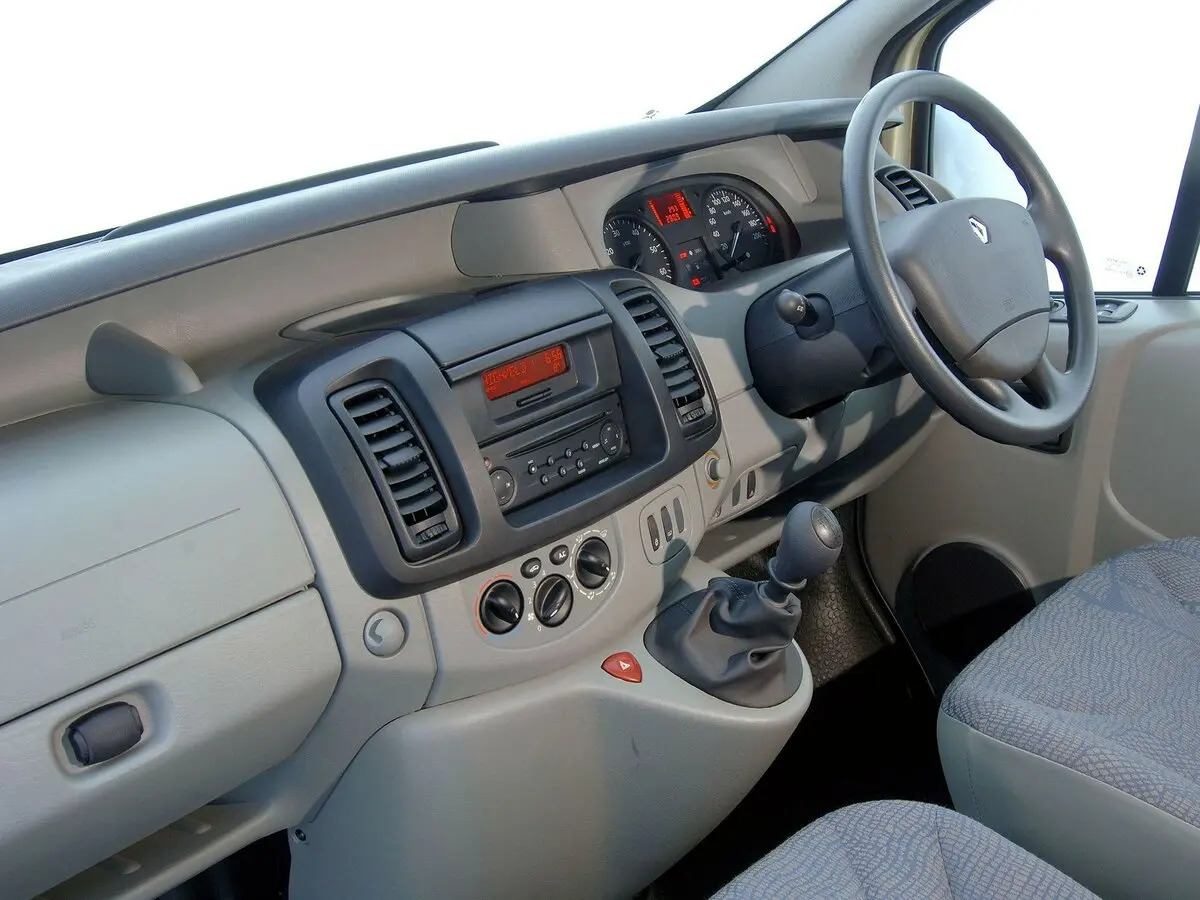 Renault Trafic II Минивэн — 照片 6