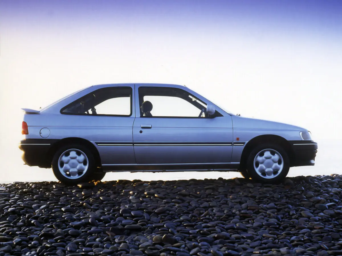 Ford Escort V Рестайлинг 1 Хэтчбек 3 дв. — сүрөт 2