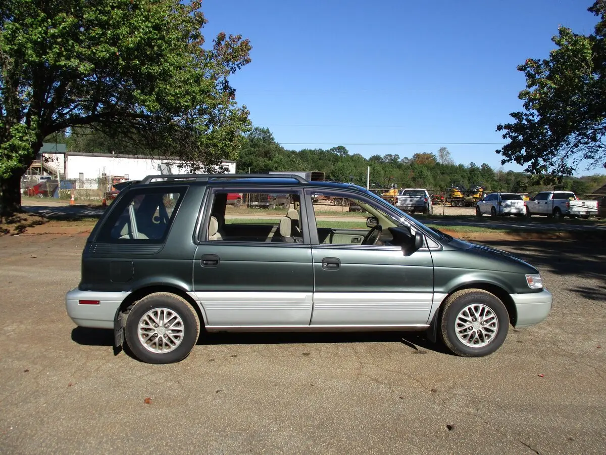 Mitsubishi Chariot II Компактвэн — сүрөт 2