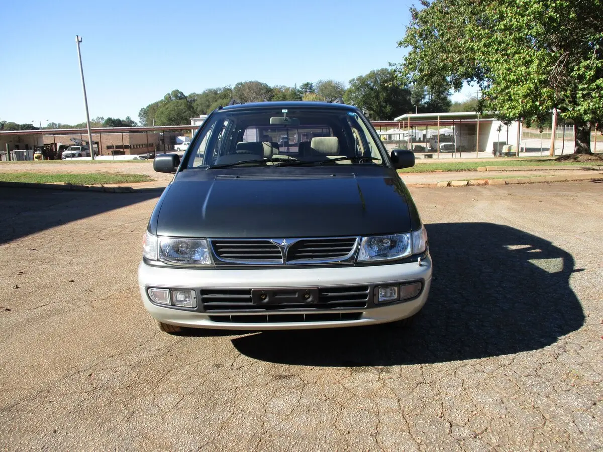 Mitsubishi Chariot II Компактвэн — сүрөт 3