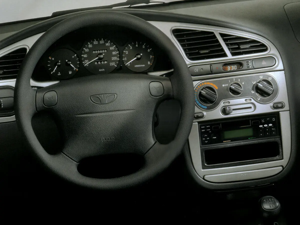 Daewoo Sens I Седан — сүрөт 3