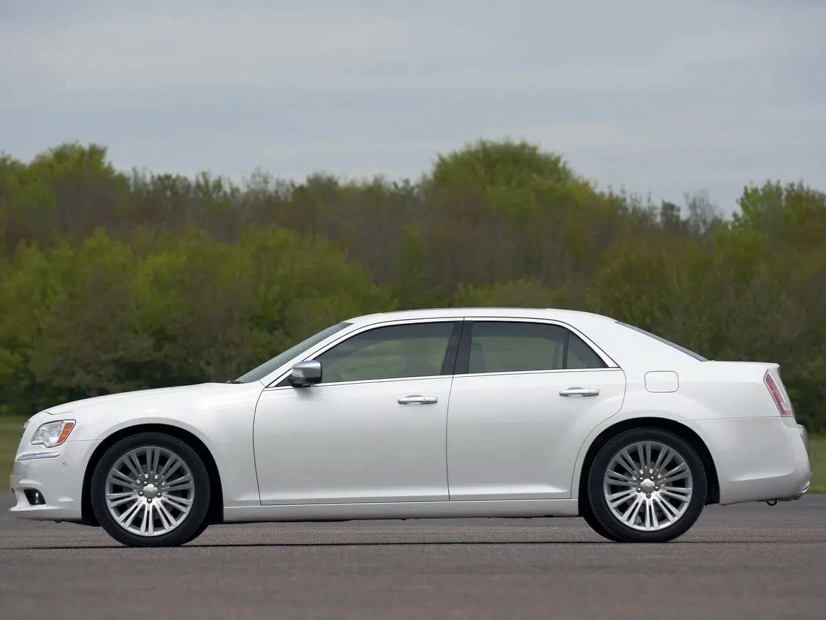 Chrysler 300C II Седан — photo 2