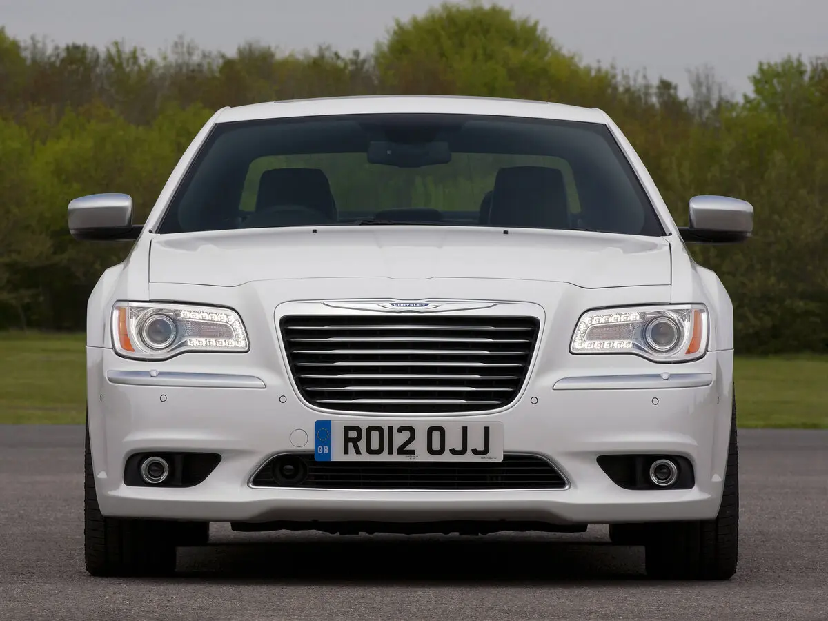 Chrysler 300C II Седан — photo 3