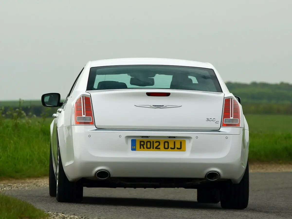 Chrysler 300C II Седан — photo 4