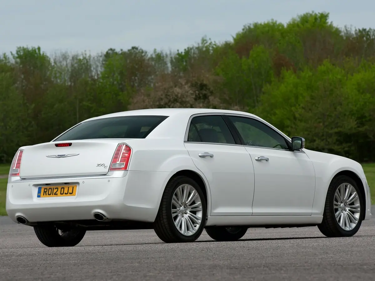 Chrysler 300C II Седан — photo 5