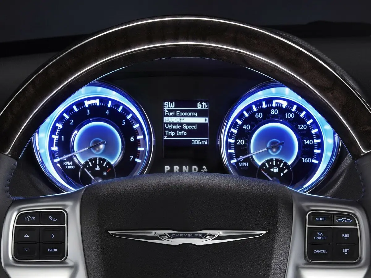 Chrysler 300C II Седан — photo 9