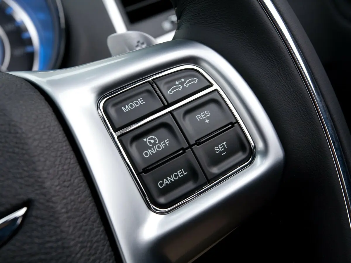 Chrysler 300C II Седан — photo 19