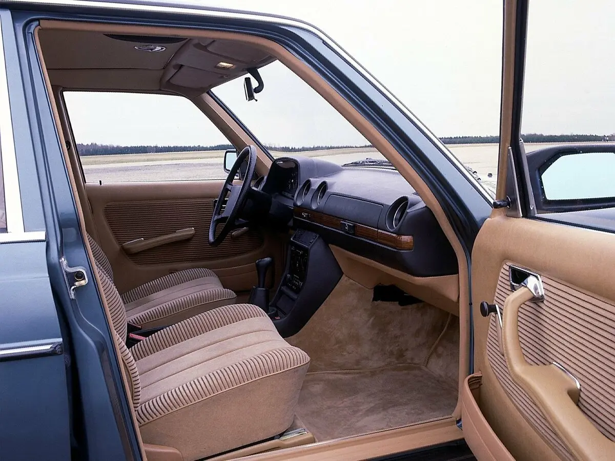 Mercedes-Benz W123 1975 – 1986 Седан — сүрөт 7