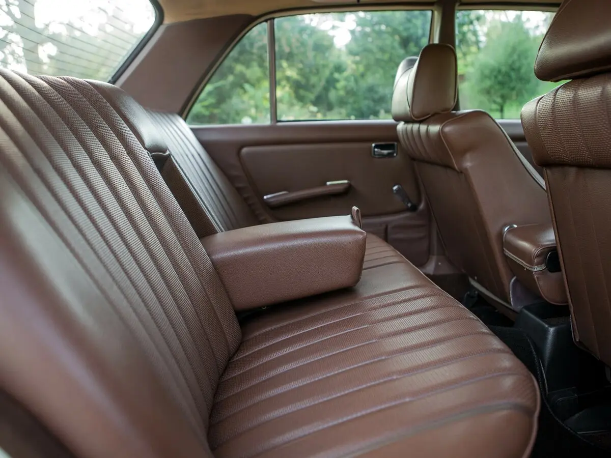 Mercedes-Benz W123 1975 – 1986 Седан — сүрөт 11