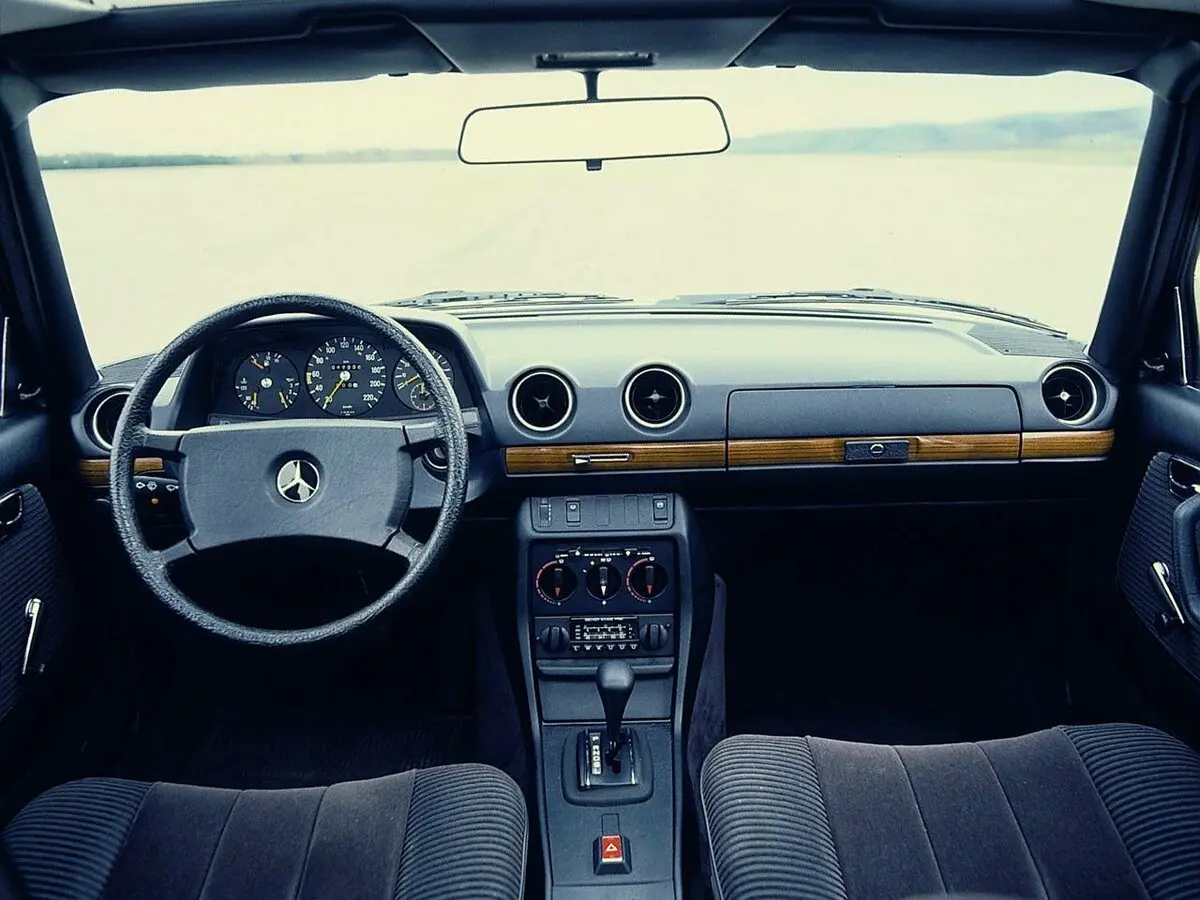 Mercedes-Benz W123 1975 – 1986 Купе — photo 4