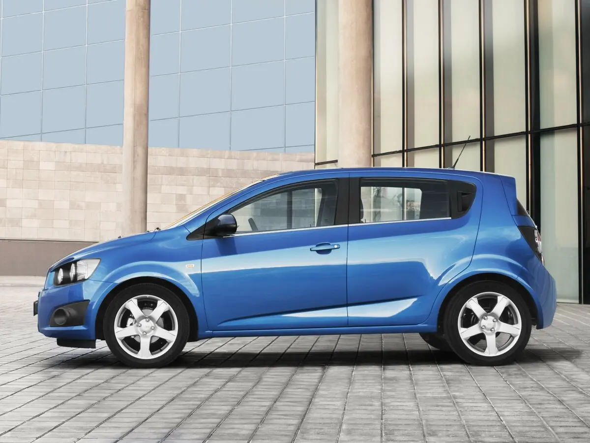 Chevrolet Aveo II Хэтчбек 5 дв. — сүрөт 2