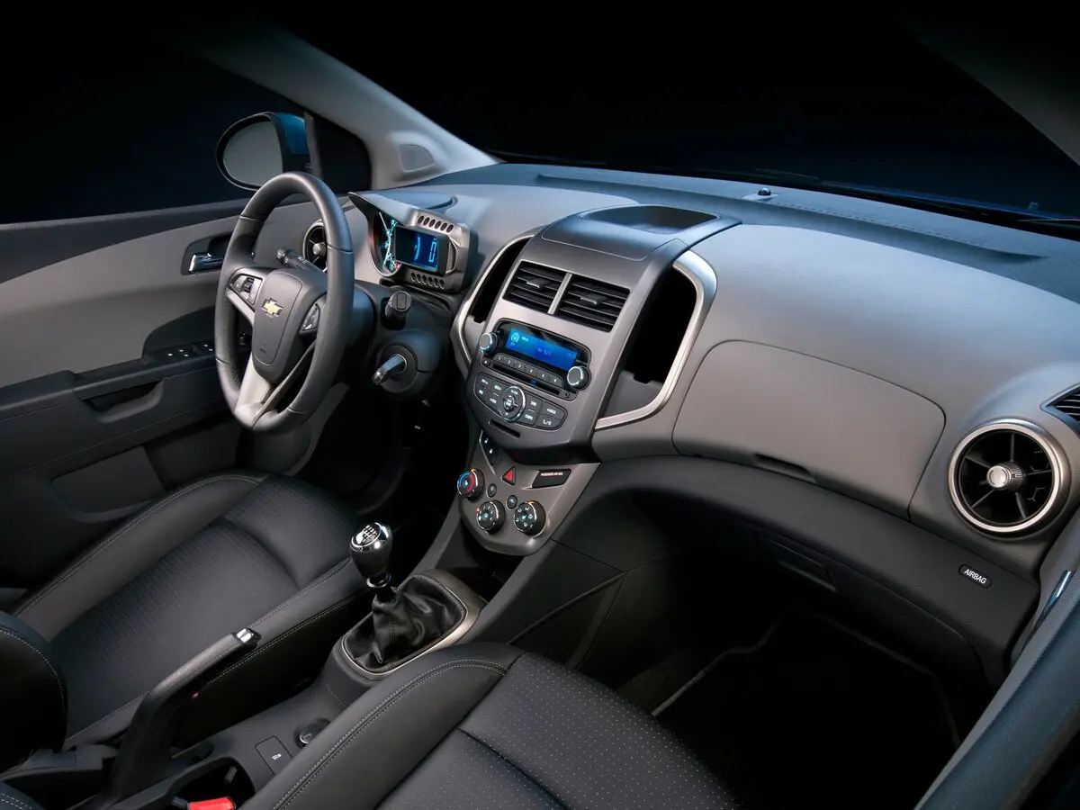 Chevrolet Aveo II Хэтчбек 5 дв. — сүрөт 6