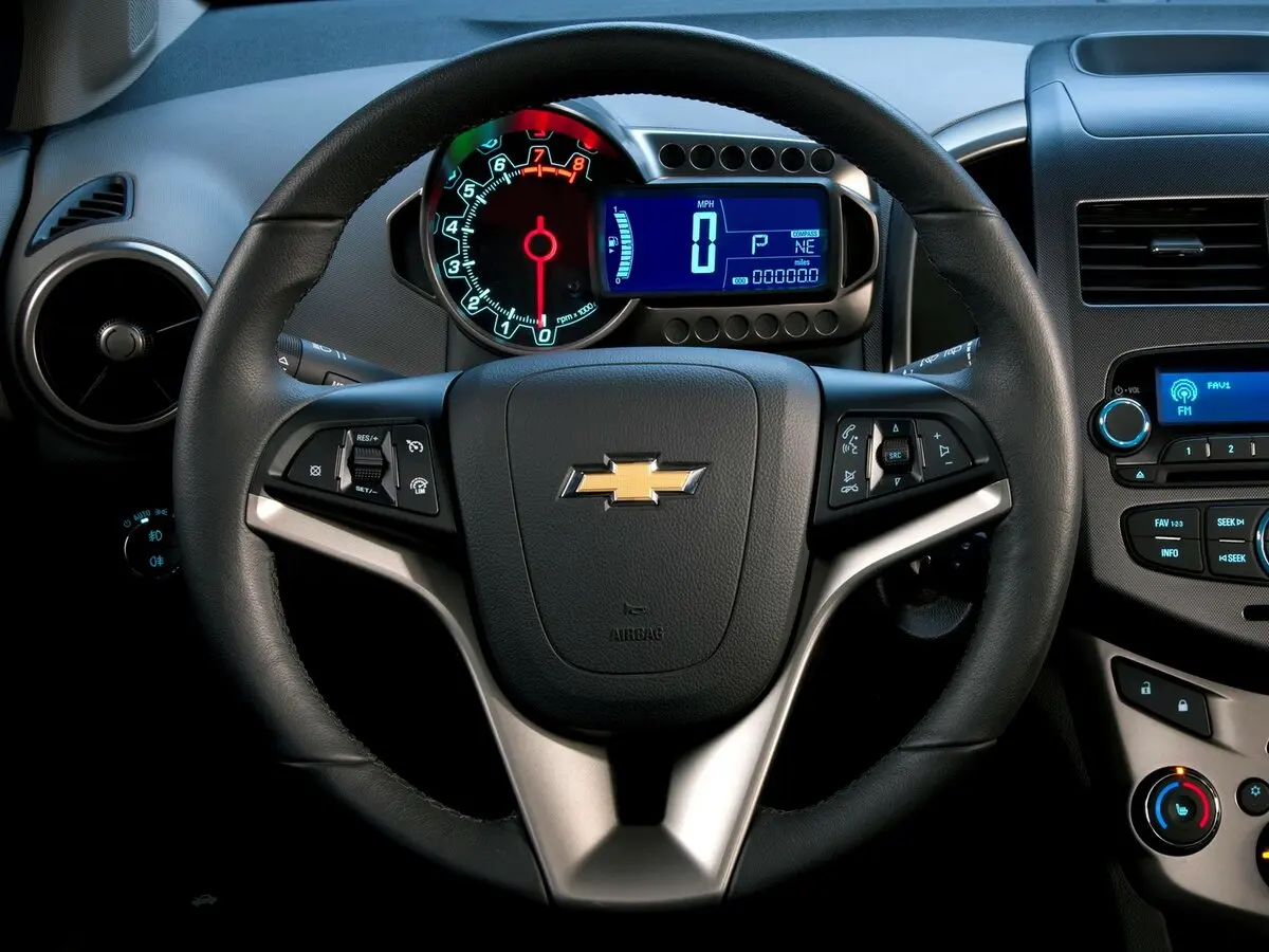 Chevrolet Aveo II Хэтчбек 5 дв. — сүрөт 9