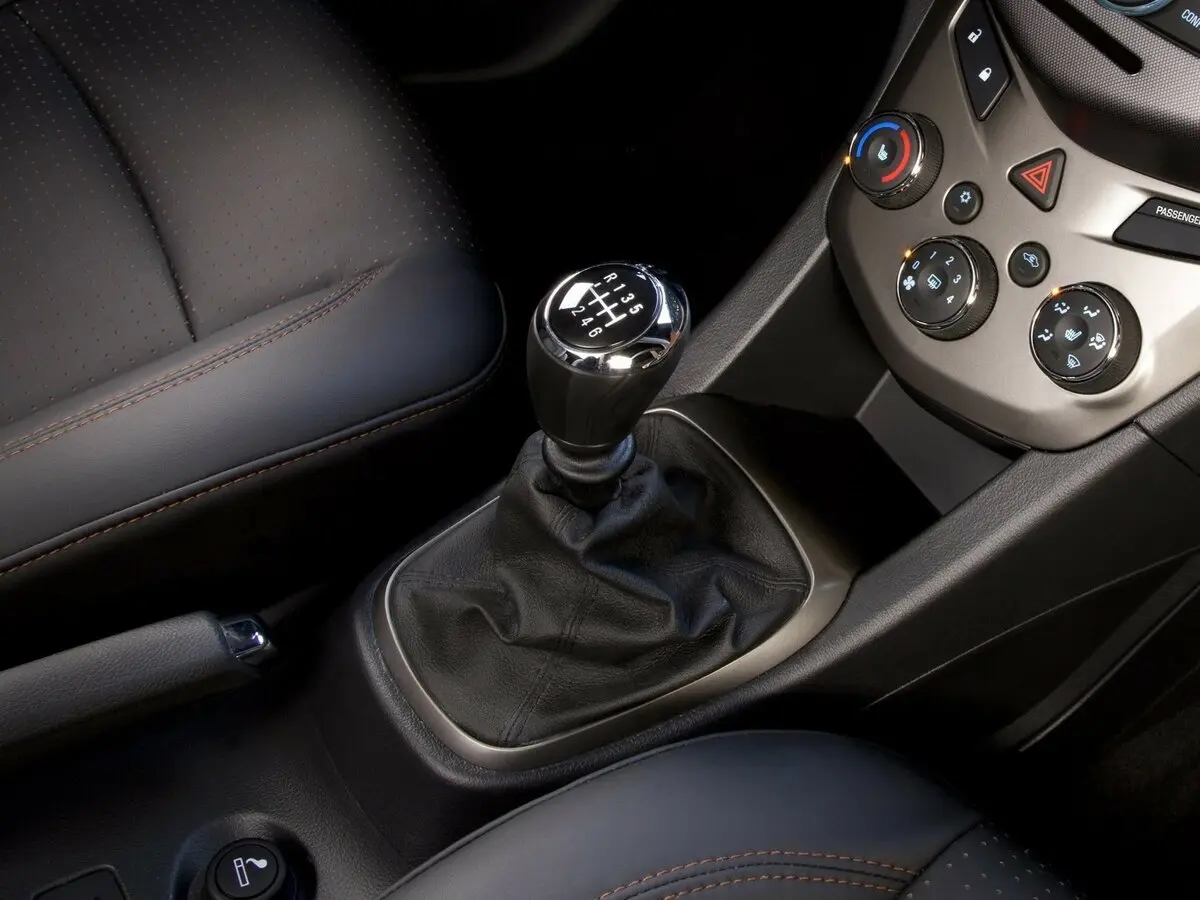 Chevrolet Aveo II Хэтчбек 5 дв. — сүрөт 11
