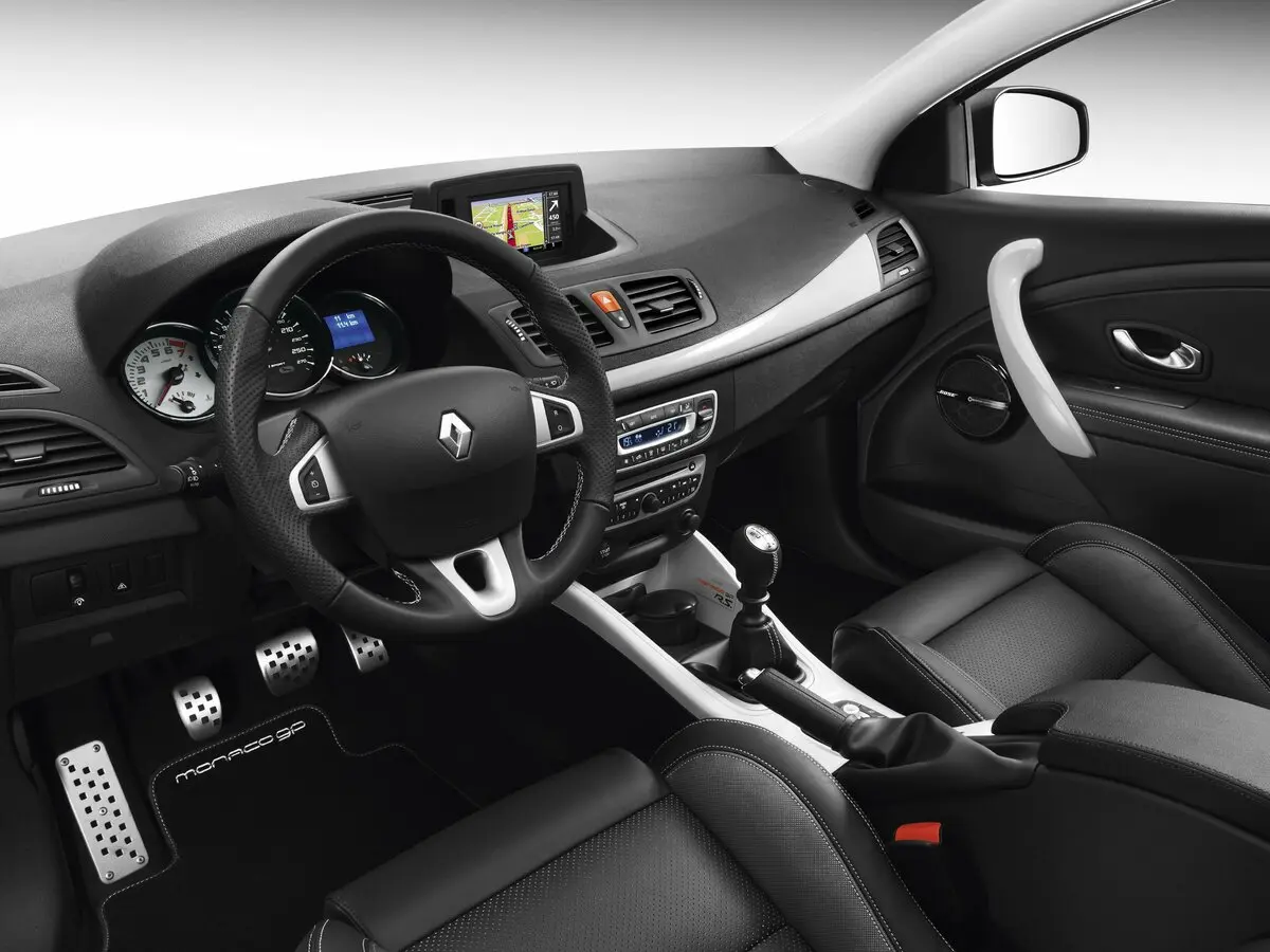 Renault Megane RS III Хэтчбек 3 дв. — 照片 7