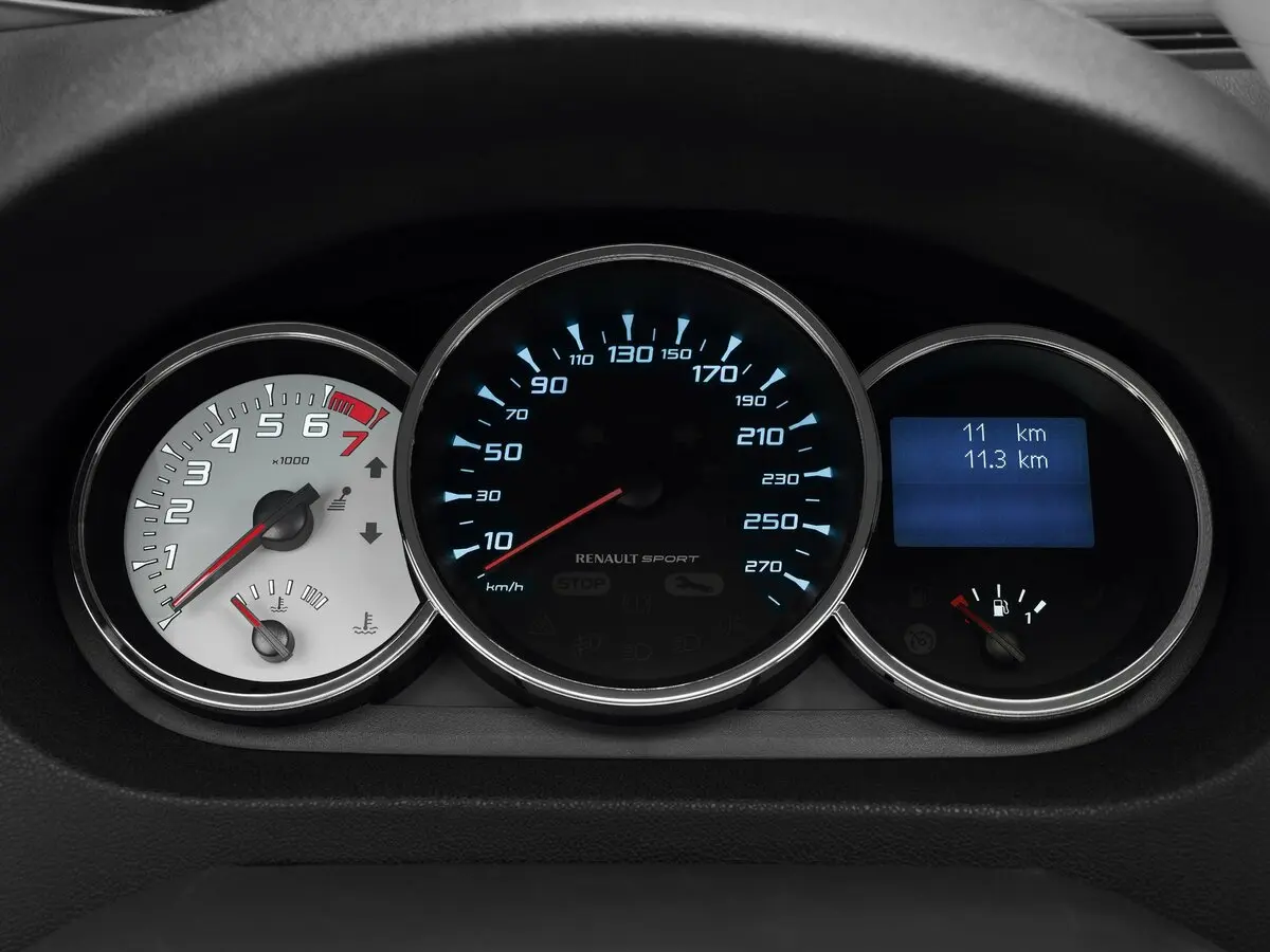 Renault Megane RS III Хэтчбек 3 дв. — 照片 8