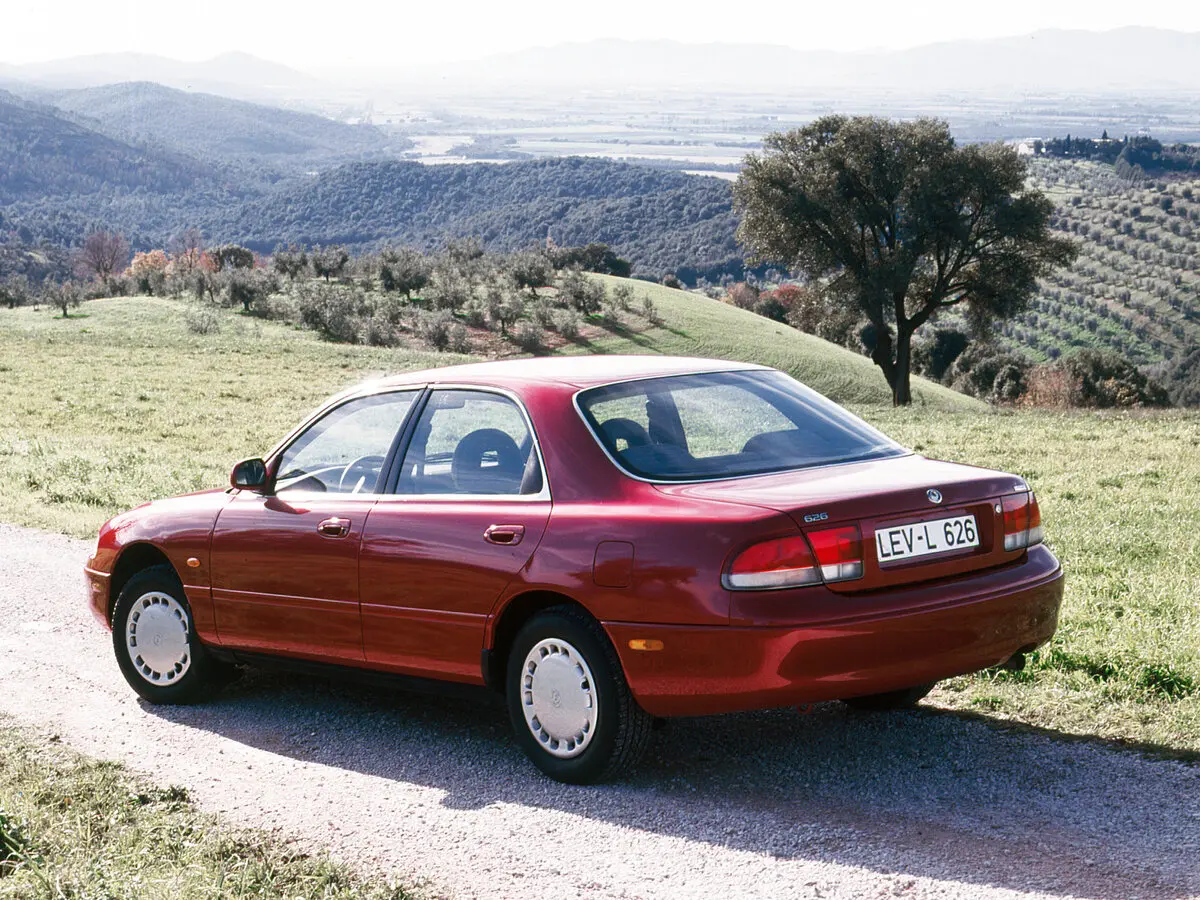 Mazda 626 IV (GE) Седан — фото 4