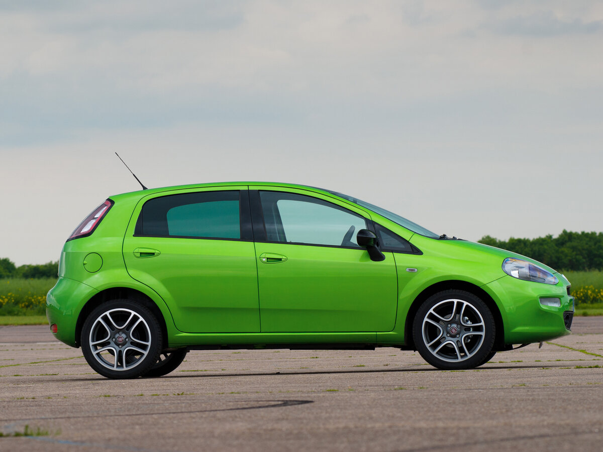 Fiat Punto III Punto Хэтчбек 5 дв. — фото 2