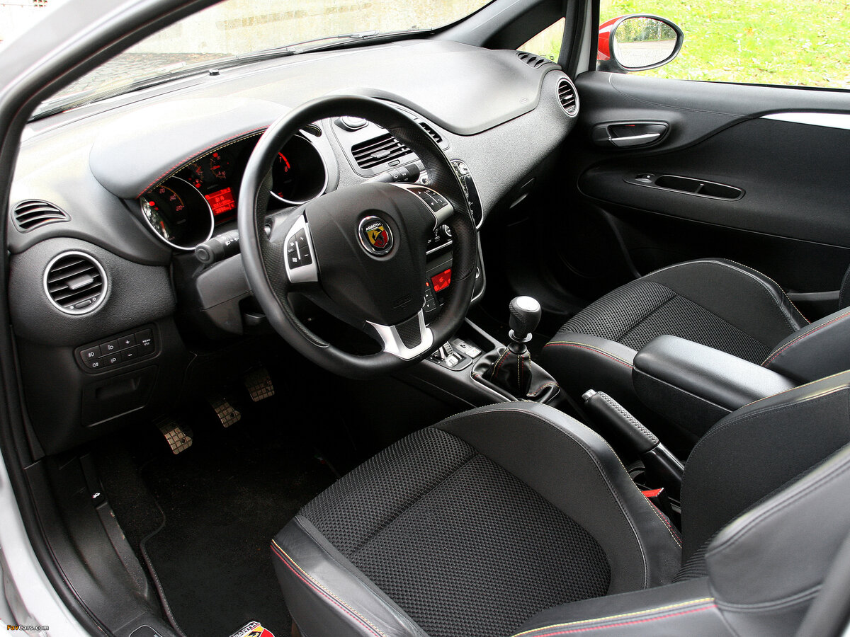 Fiat Punto III Punto Хэтчбек 5 дв. — фото 8