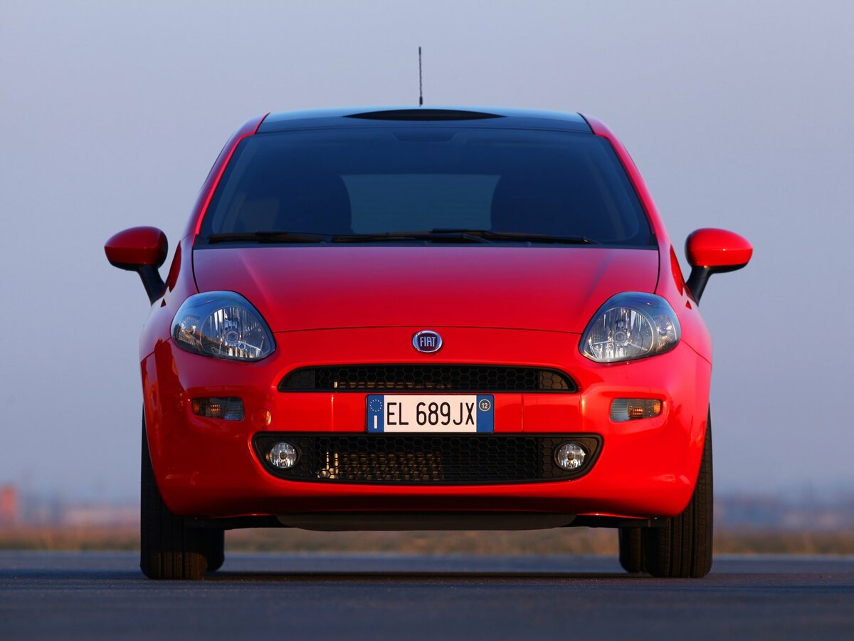 Fiat Punto III Punto Хэтчбек 3 дв. — фото 3