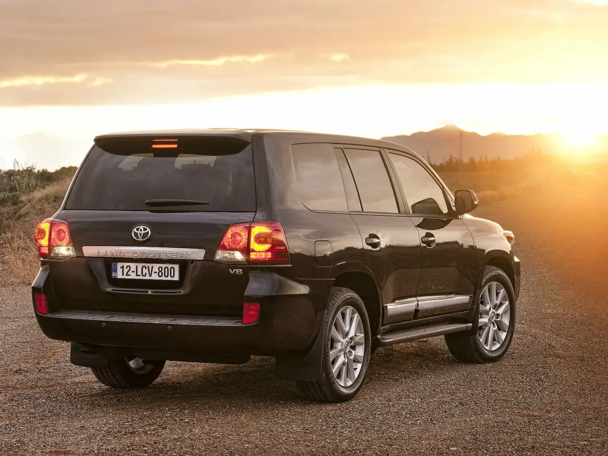 Toyota Land Cruiser 200 Series Рестайлинг 1 Внедорожник 5 дв. — сүрөт 5