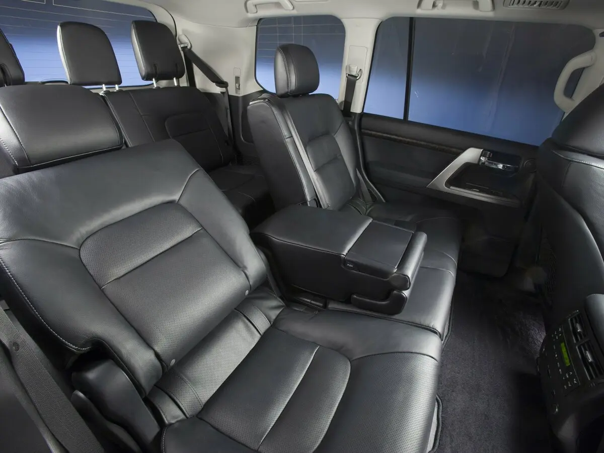 Toyota Land Cruiser 200 Series Рестайлинг 1 Внедорожник 5 дв. — сүрөт 9