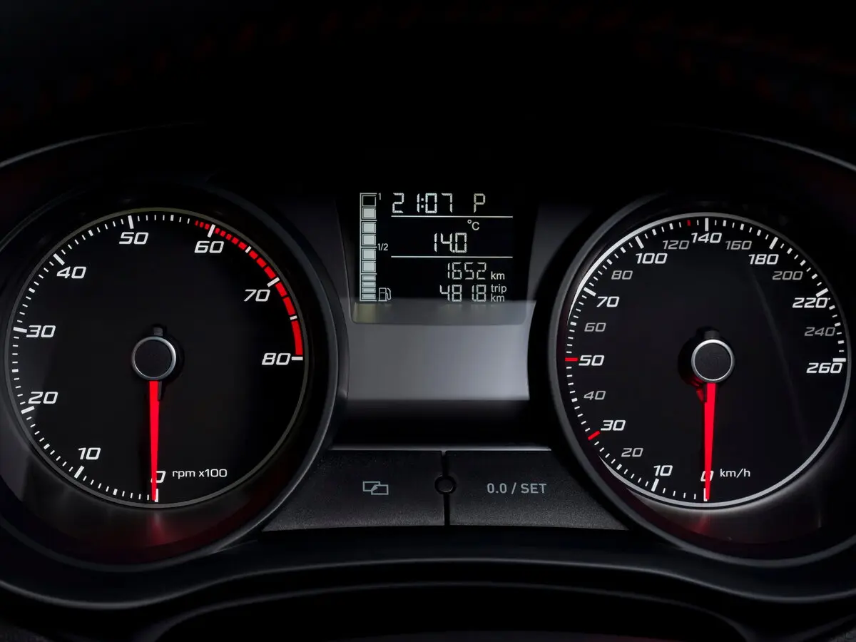 SEAT Ibiza IV Рестайлинг Хэтчбек 3 дв. — 照片 6